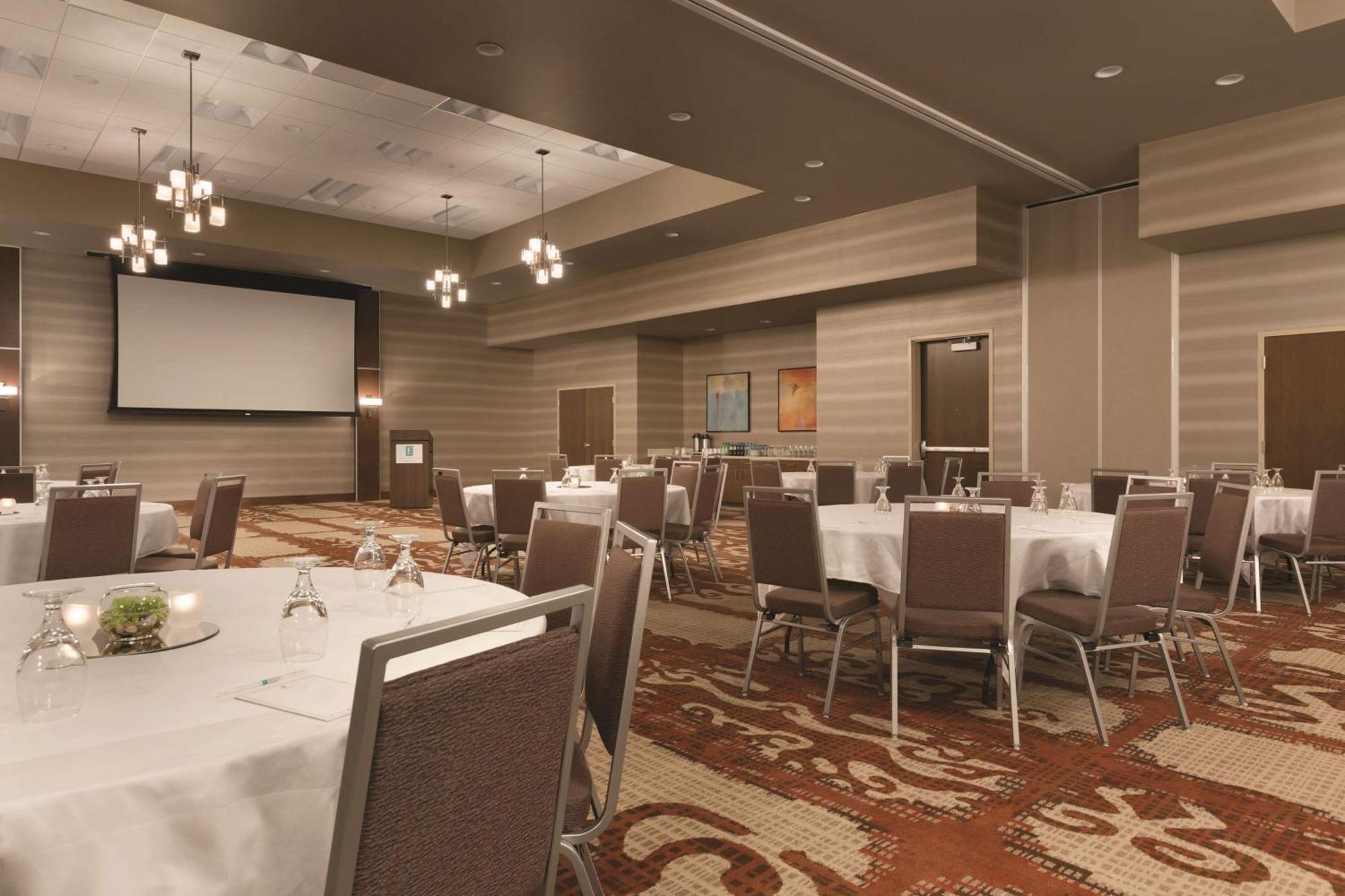 Embassy Suites By Hilton Akron Canton Airport North Canton Eksteriør bilde