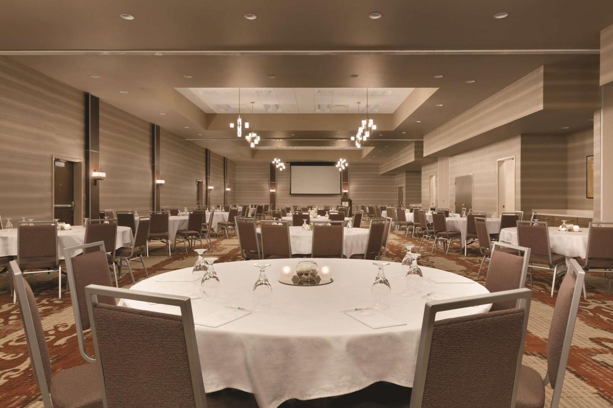 Embassy Suites By Hilton Akron Canton Airport North Canton Eksteriør bilde