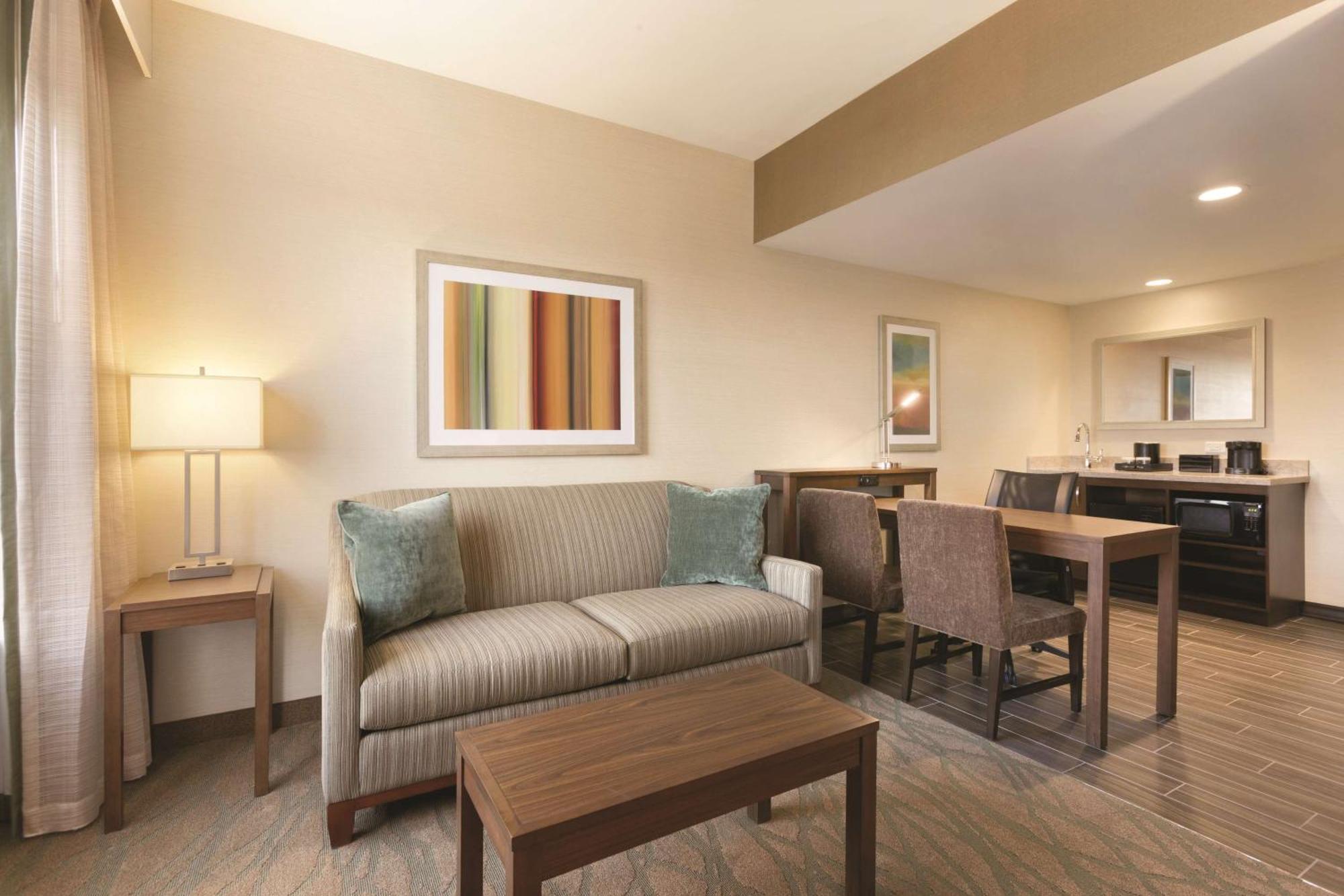Embassy Suites By Hilton Akron Canton Airport North Canton Eksteriør bilde