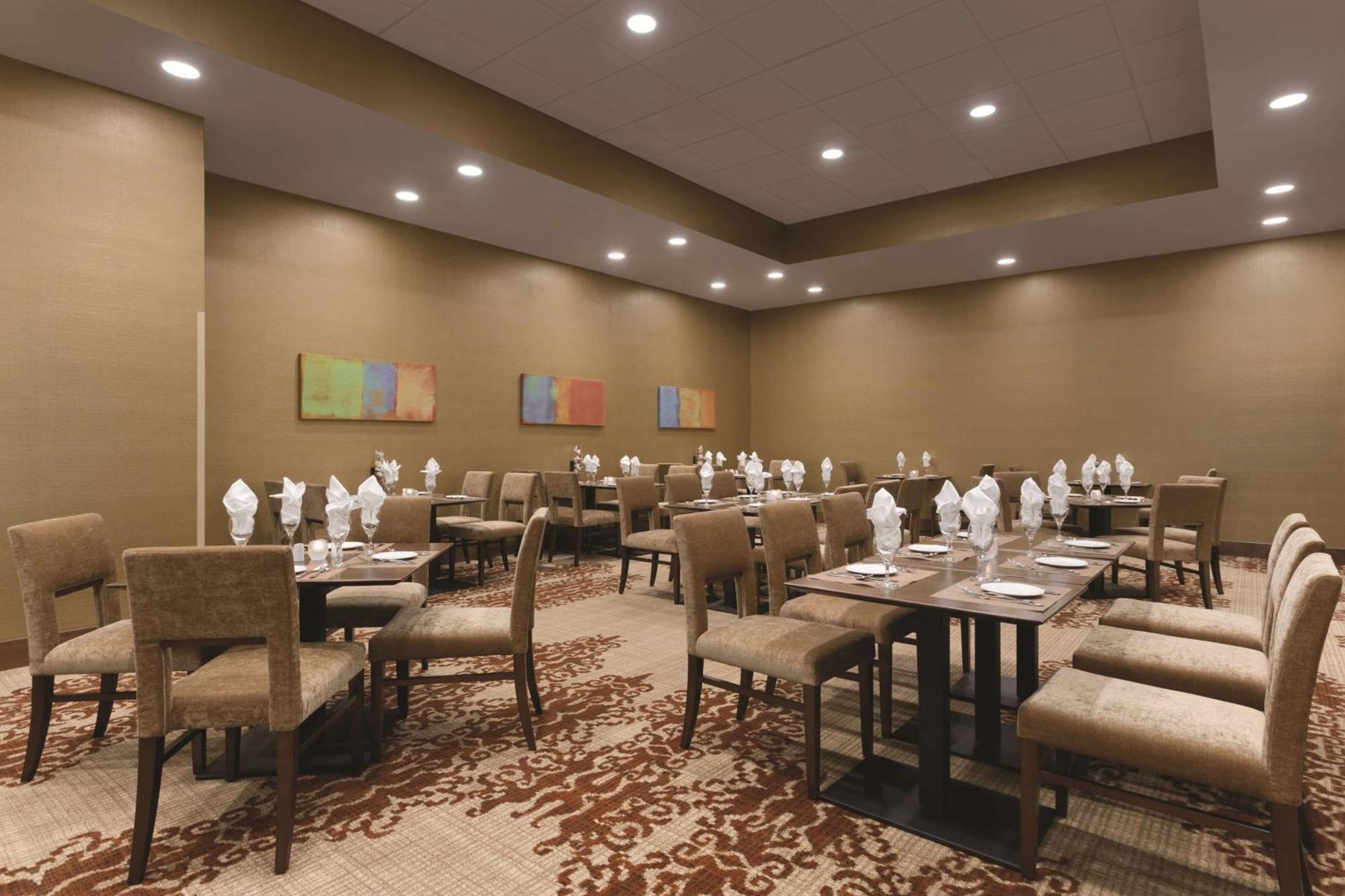 Embassy Suites By Hilton Akron Canton Airport North Canton Eksteriør bilde