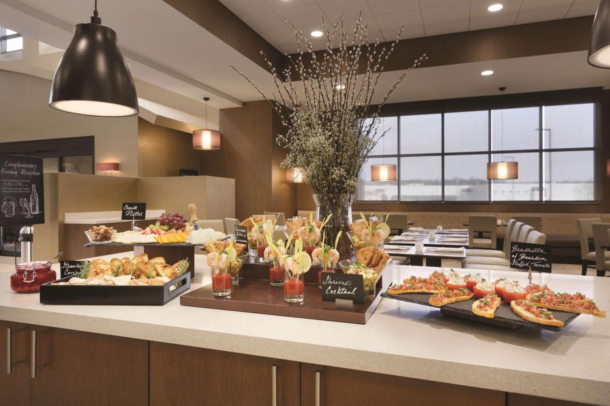 Embassy Suites By Hilton Akron Canton Airport North Canton Eksteriør bilde